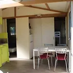 Camping 3 étoiles - Piscine - Eehgef *