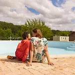 Camping 3 étoiles - Piscine - Eehgef Castelnau-Picampeau