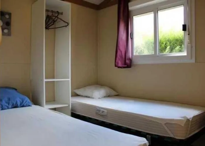 Campsite 3 Etoiles - Piscine - Eehgef Castelnau-Picampeau