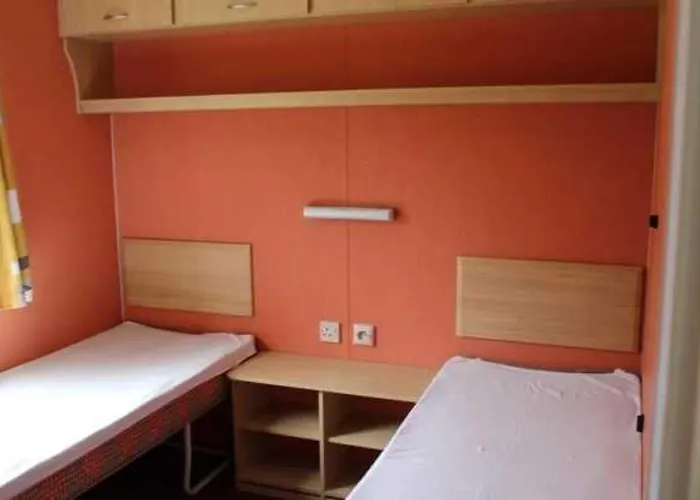 3 Etoiles - Piscine - Eehgef