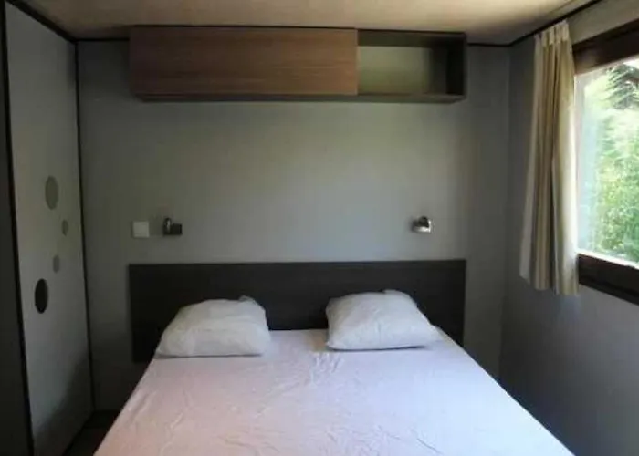 Campsite 3 Etoiles - Piscine - Eehgef Castelnau-Picampeau